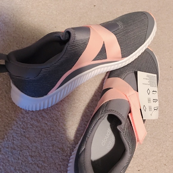 Brand new Adidas running shoes-Kids - Picture 5 of 11